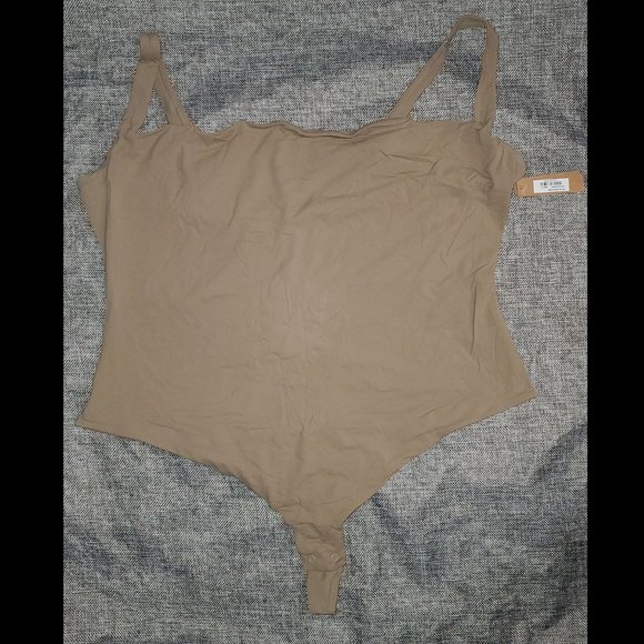 NWT SKIMS 4X Fits Everybody Square Neck Bodysuit DESERT - Picture 1 of 3